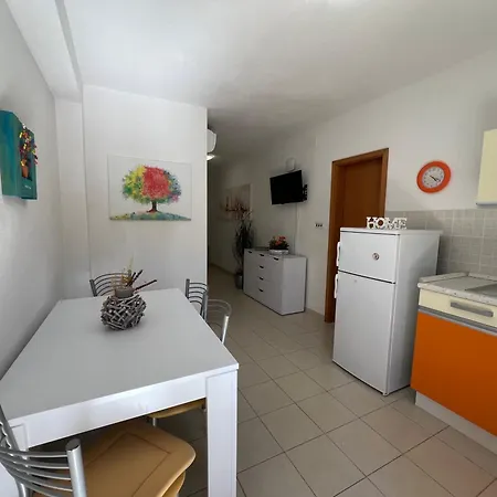 Viola Apartment *